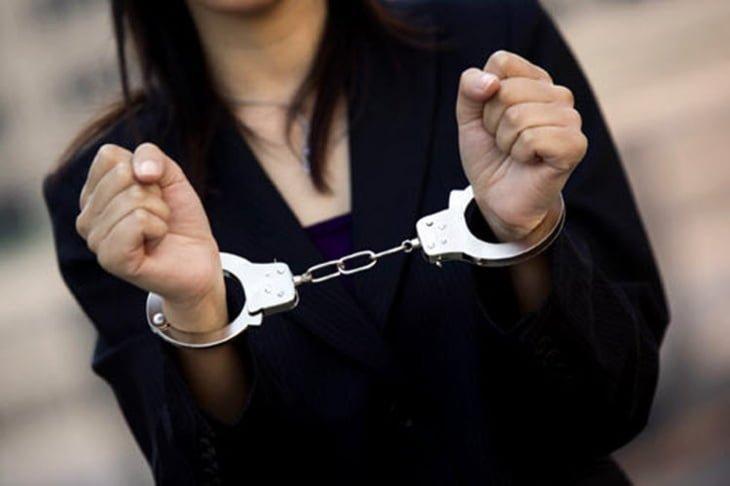 الدار البيضاء: ايقاف سيدة نشرت فيديو مخل بالحياء قبل مغادرتها المغرب الدار البيضاء: ايقاف سيدة نشرت فيديو مخل بالحياء قبل مغادرتها المغرب