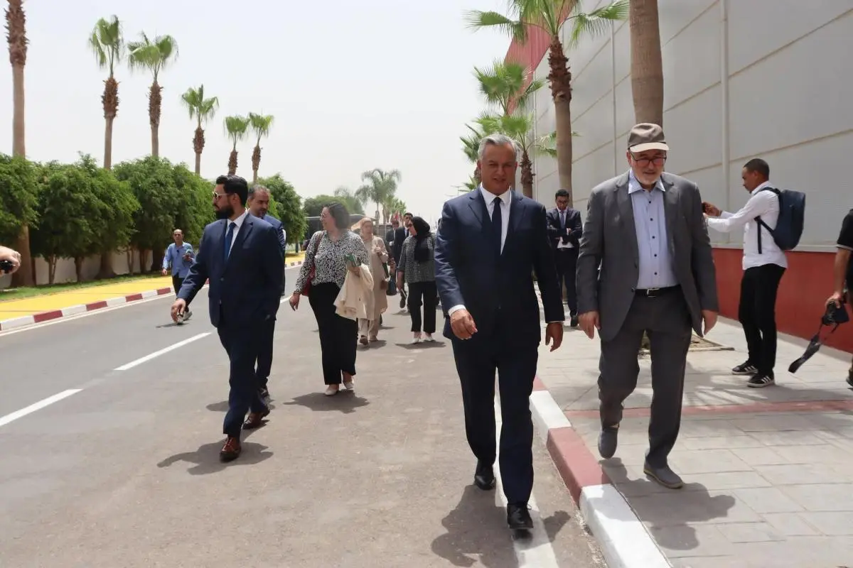 فيديو:وزير الاستثمار كريم زيدان يزور تعاونية “كوباك” بتارودانت ويطلع على دينامية الاستثمار الصناعي فيديو:وزير الاستثمار كريم زيدان يزور تعاونية “كوباك” بتارودانت ويطلع على دينامية الاستثمار الصناعي