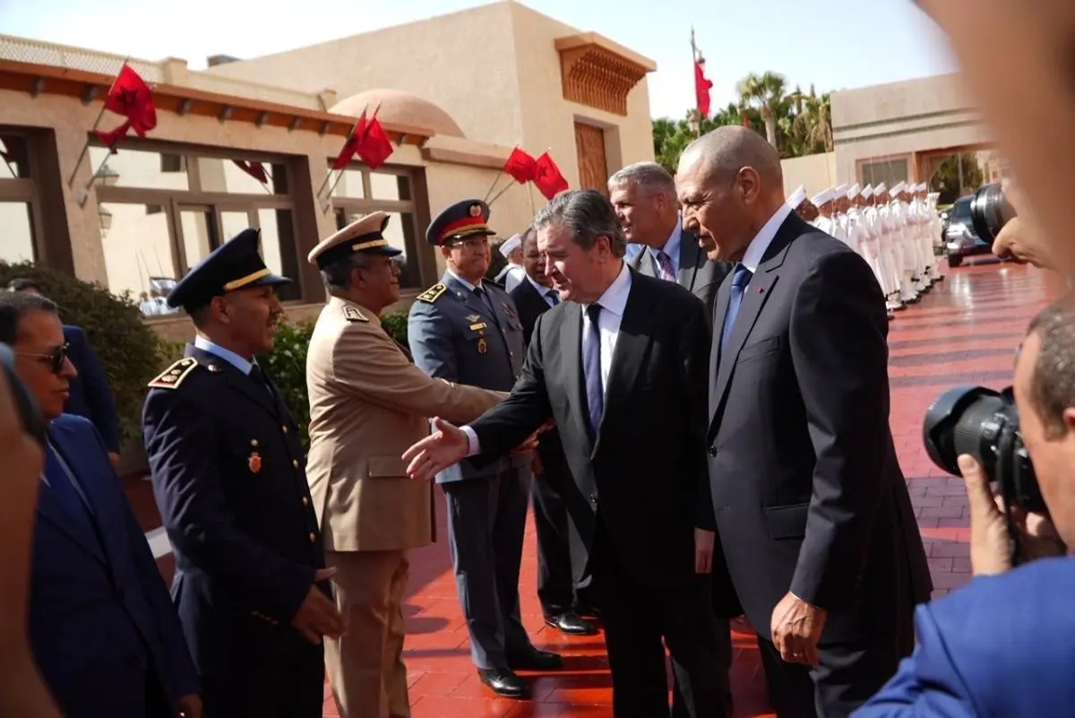 السفير الأمريكي يزور العيون ويؤكد متانة الشراكة المغربية الأمريكية السفير الأمريكي يزور العيون ويؤكد متانة الشراكة المغربية الأمريكية