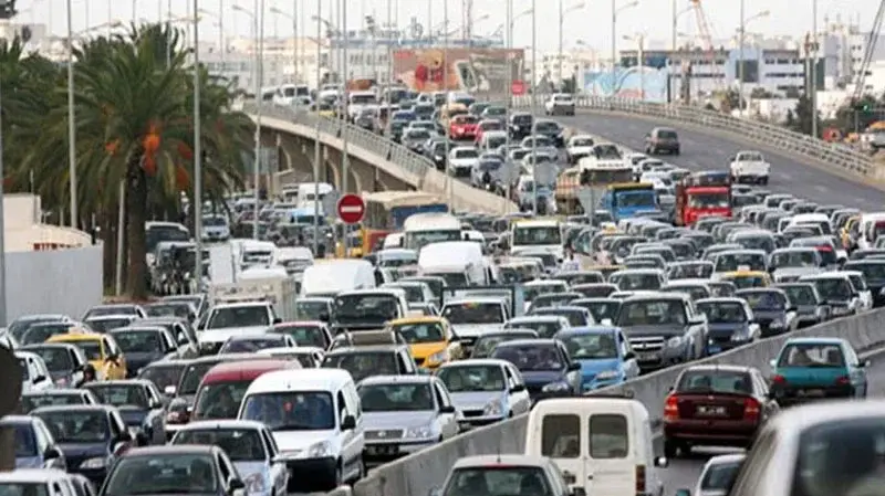 أكادير تحت ضغط الصيف.. ازدحام متزايد ومواقف السيارات في الواجهة أكادير تحت ضغط الصيف.. ازدحام متزايد ومواقف السيارات في الواجهة