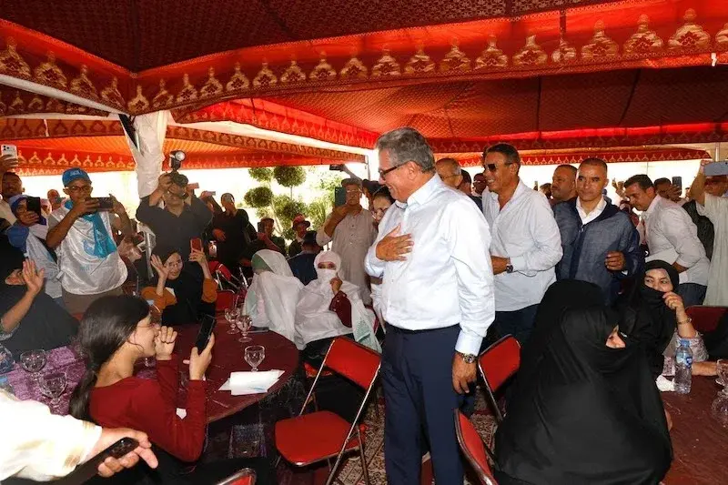 من تافراوت.. أخنوش يبرز مشاريع تيزنيت ويدعو الشباب إلى السياسة من تافراوت.. أخنوش يبرز مشاريع تيزنيت ويدعو الشباب إلى السياسة