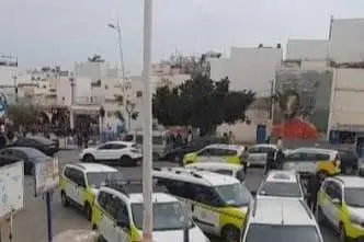 تغازوت.. مواطنون يشتكون من ارتفاع تسعيرة سيارات الأجرة نحو أكادير تغازوت.. مواطنون يشتكون من ارتفاع تسعيرة سيارات الأجرة نحو أكادير