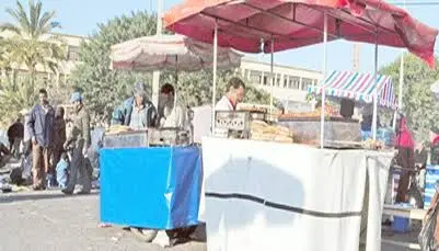 عربات المأكولات العشوائية تثير استياء سكان وزوار تغازوت عربات المأكولات العشوائية تثير استياء سكان وزوار تغازوت
